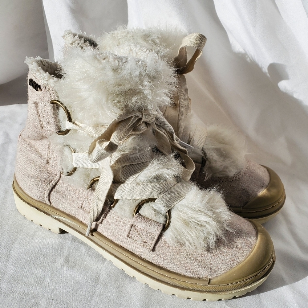 Roxy Cream Faux-Fur Lace-Up Boots - Picture 3 of 11